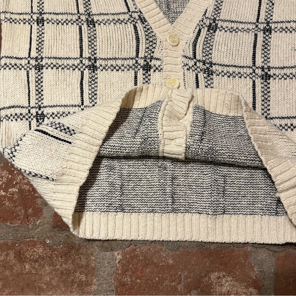 Vintage 1990s Crossings Knit Cream & Black Grid Pattern Cardigan Sweater USA - Picture 11 of 14
